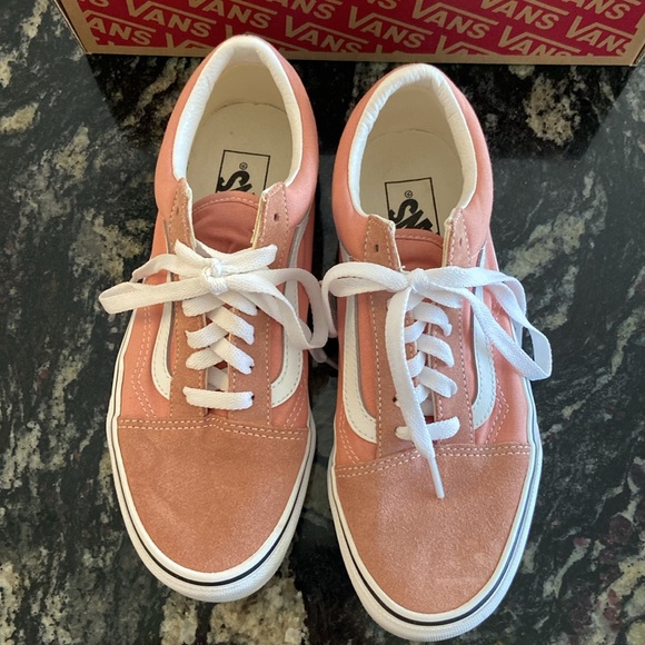 Van’s Classic Old Skool Sneakers - Picture 6 of 7